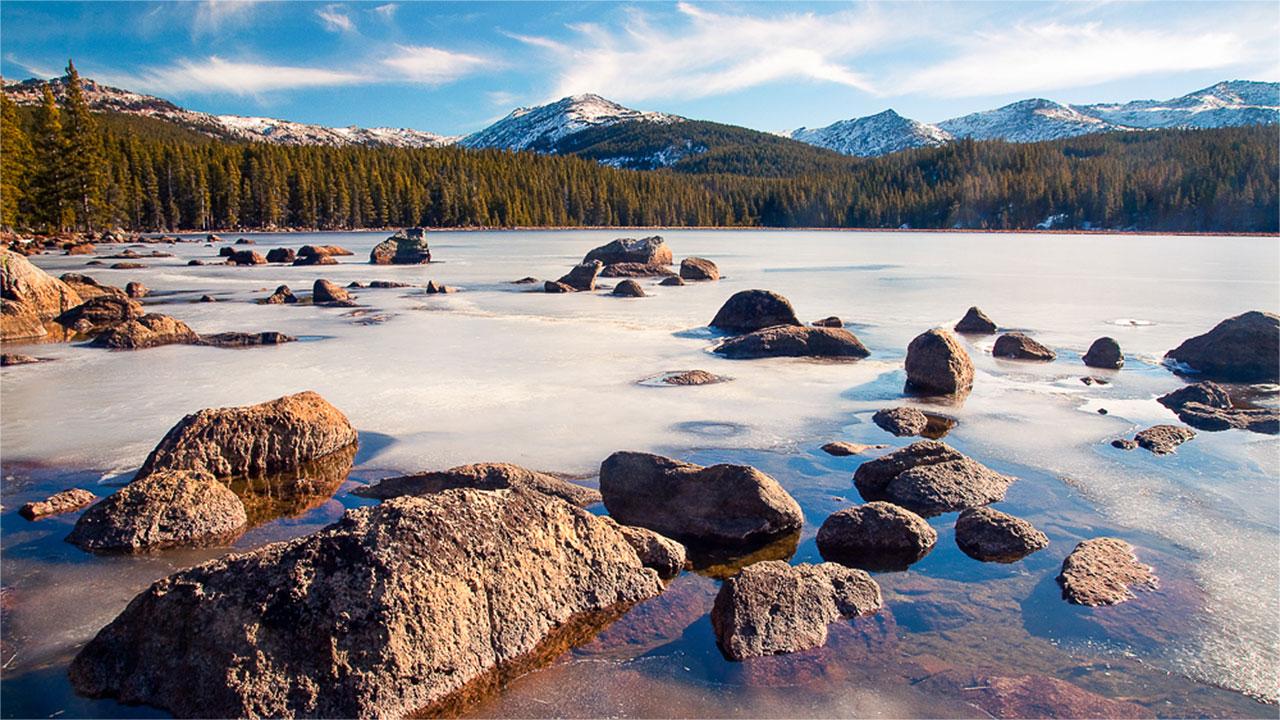Cobalt-Blue-Mountain-Lakes-Hidden-In-Wyoming8217s-Bighorn-Mountains cobalt-blue-mountain-lakes-hidden-in-wyomings-bighorn-mountains