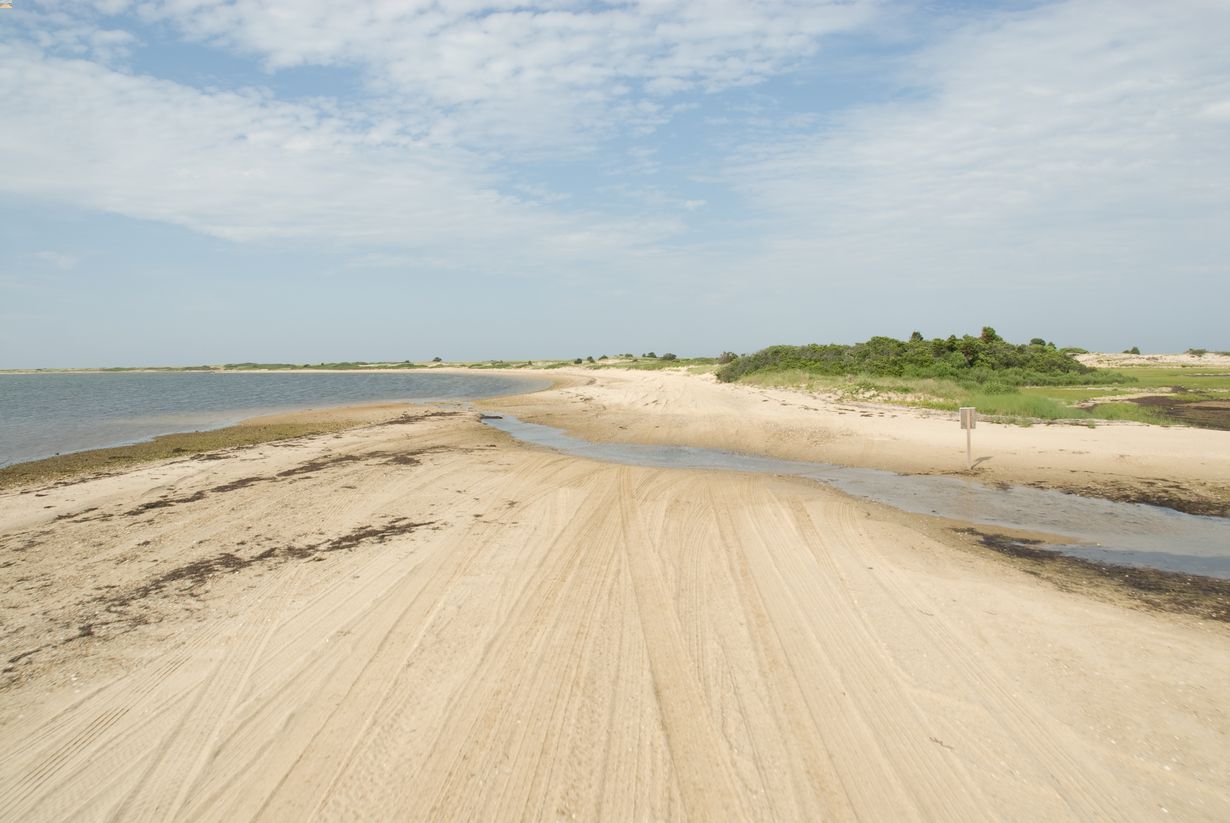 hidden-coastal-islands-of-cape-poge-in-massachusetts