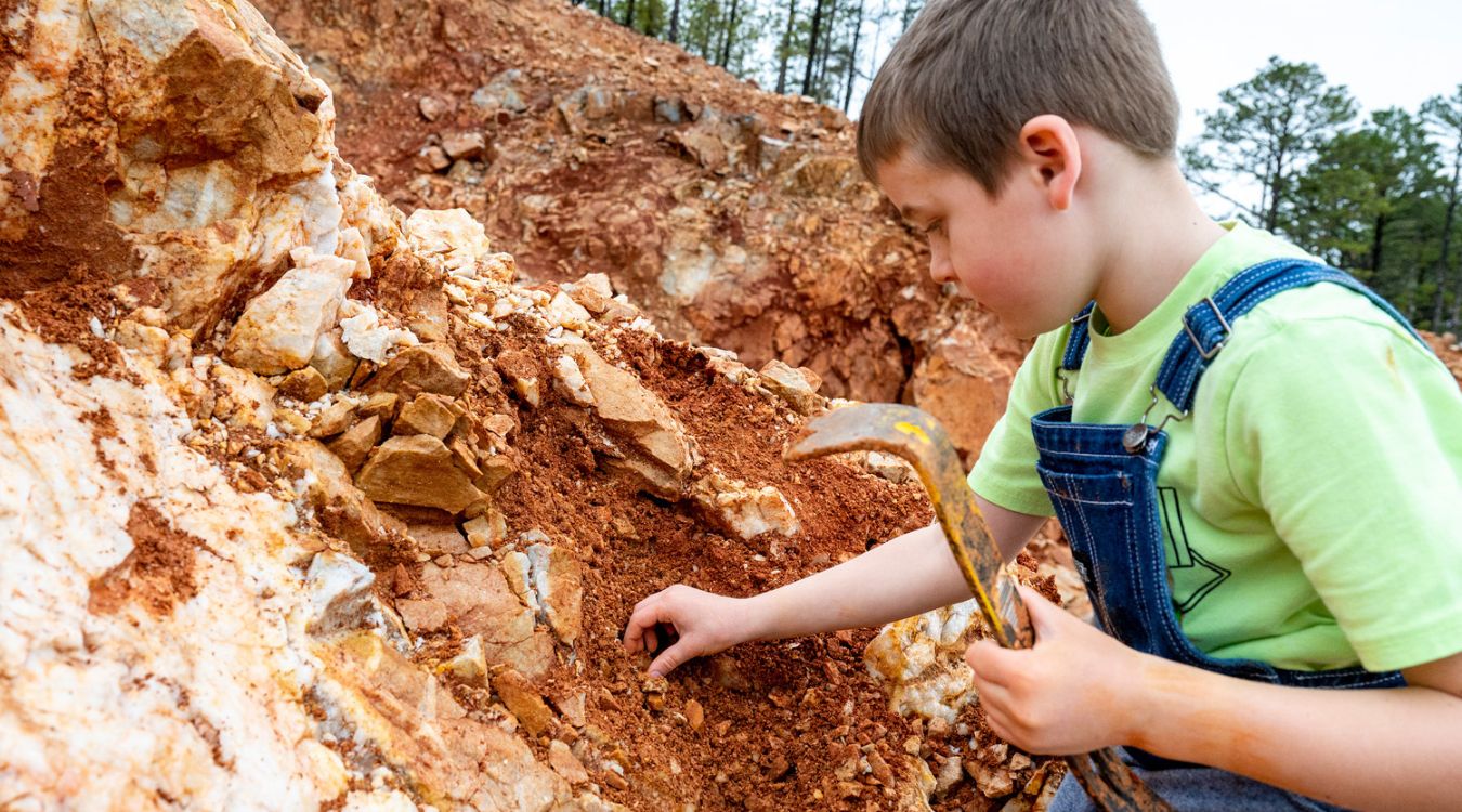 Hidden-Crystal-Mines-In-Arkansas8217s-Hot-Springs-Region hidden-crystal-mines-in-arkansass-hot-springs-region