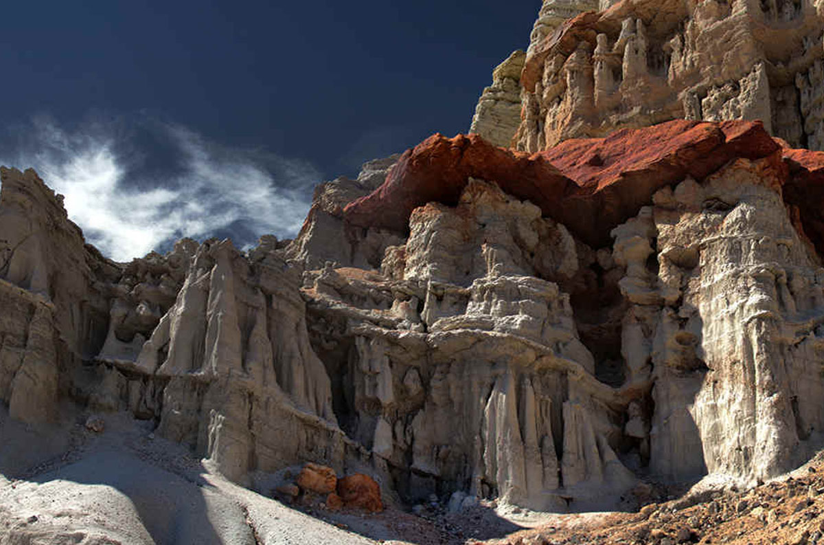 hidden-desert-canyons-in-californias-red-rock-canyon