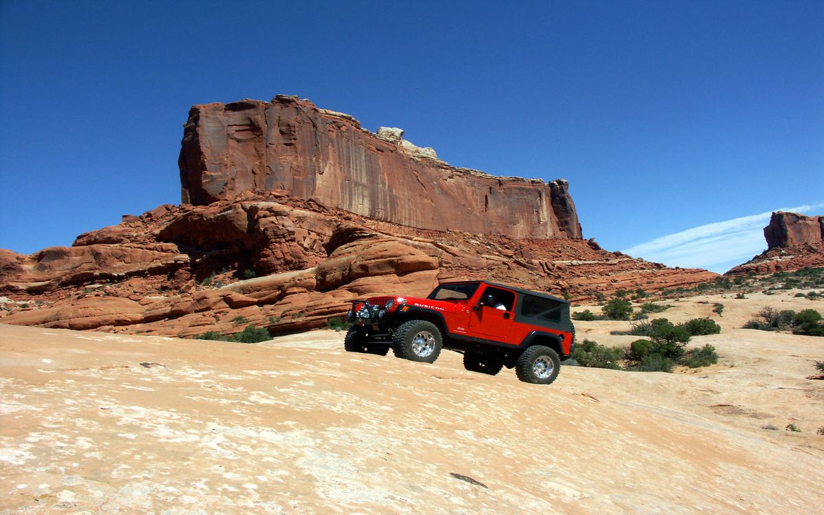 hidden-desert-four-wheel-drive-trails-in-moab