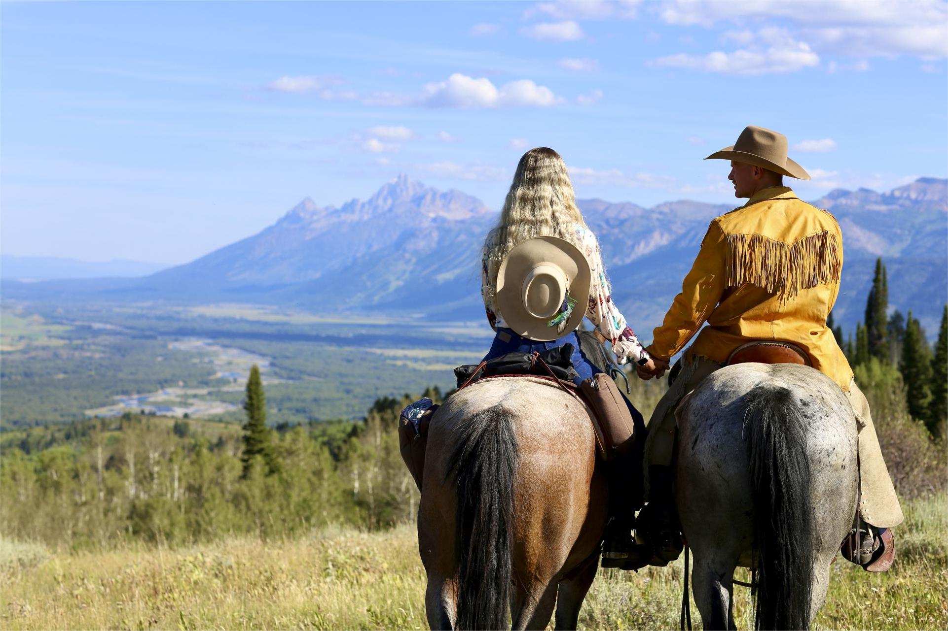 hidden-mountain-glamping-spots-in-jackson-hole-wyoming