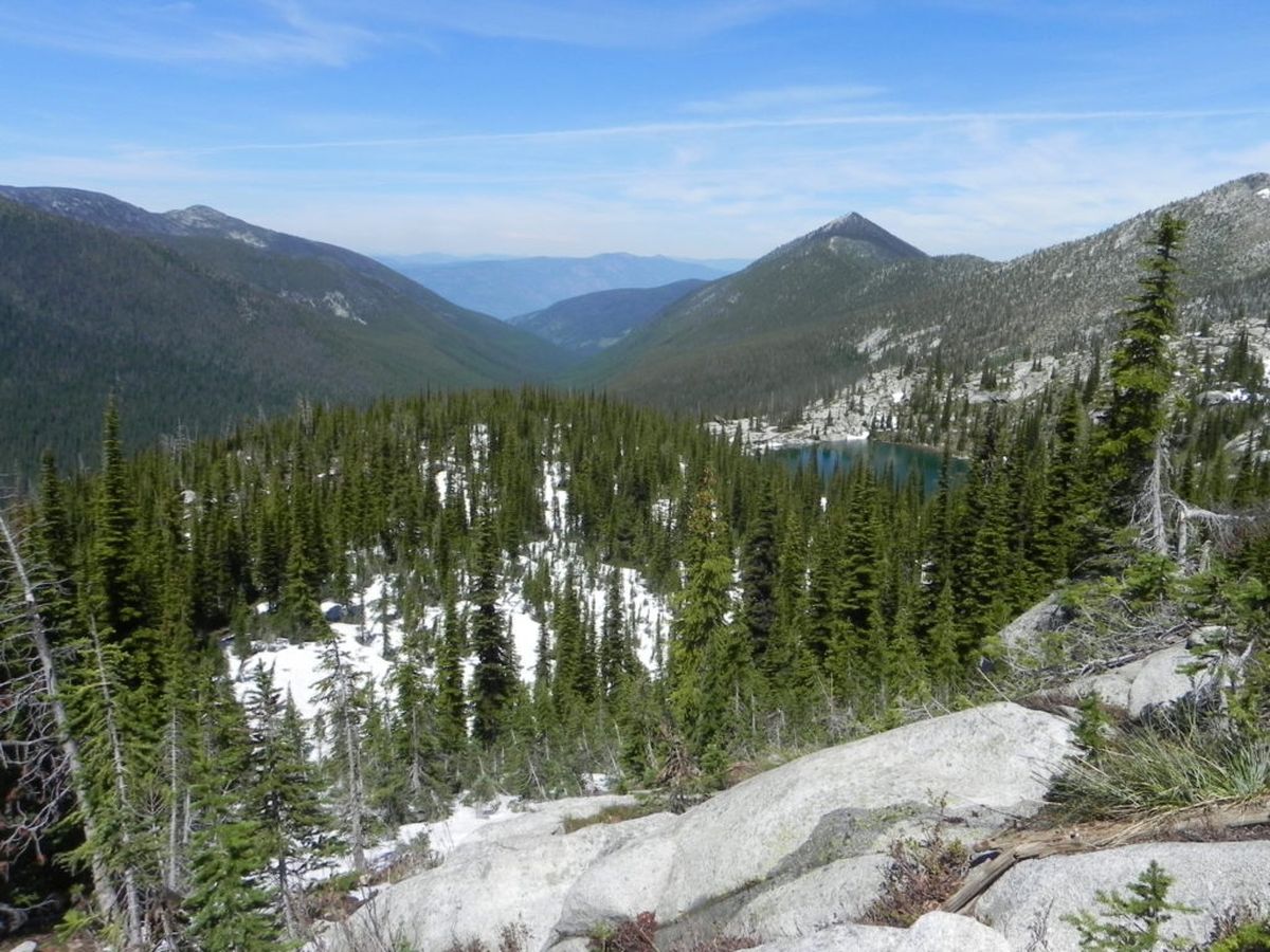 hidden-mountain-lakes-in-idahos-selkirk-mountains
