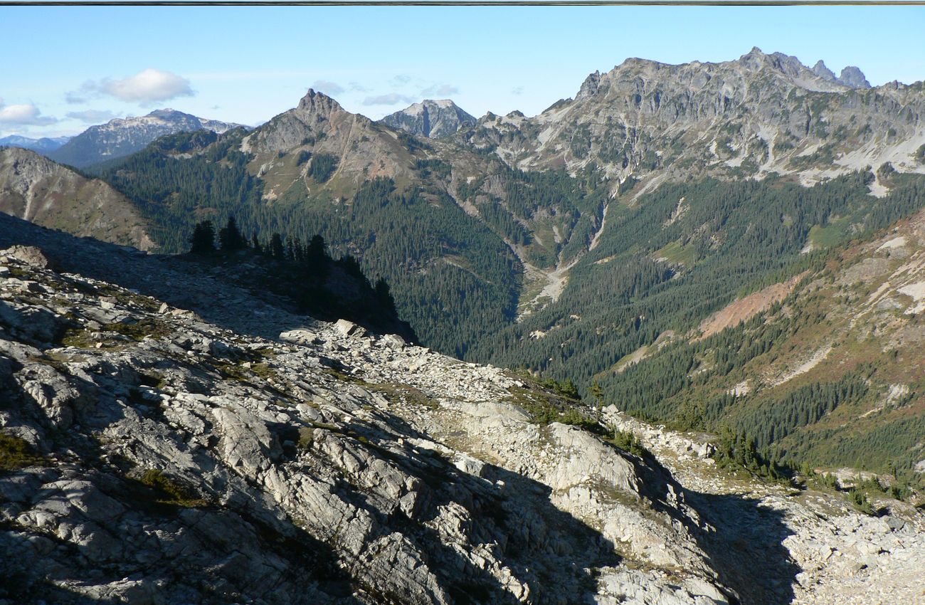 hidden-mountain-lakes-in-washingtons-alpine-wilderness