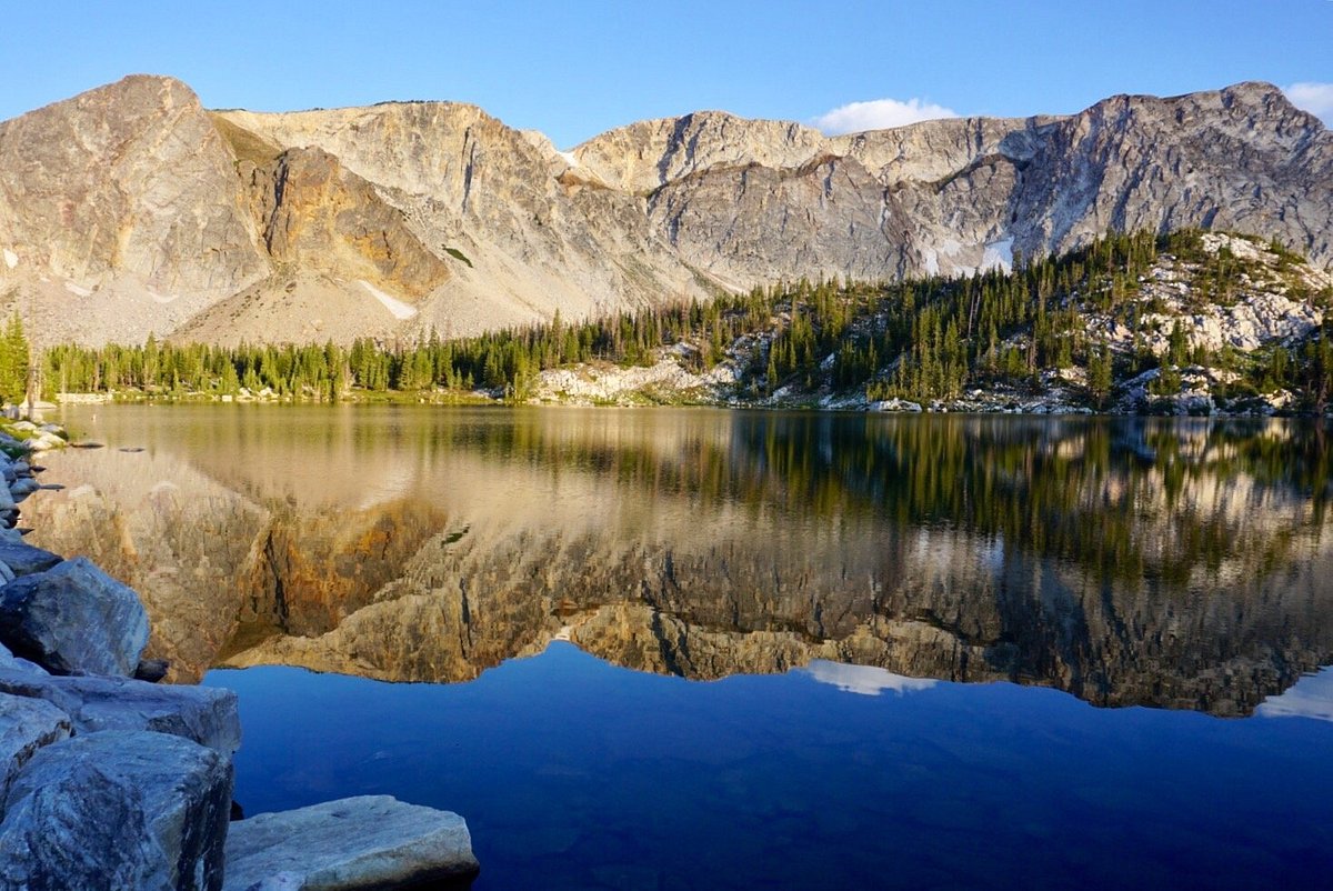 hidden-mountain-lakes-in-wyomings-medicine-bow-mountains