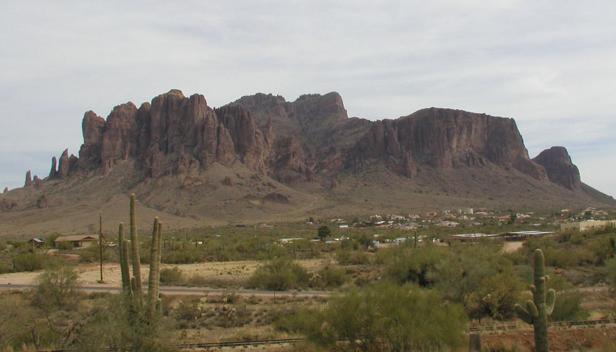 Hidden-Mountain-Passes-Of-Arizona8217s-Superstition-Range hidden-mountain-passes-of-arizonas-superstition-range