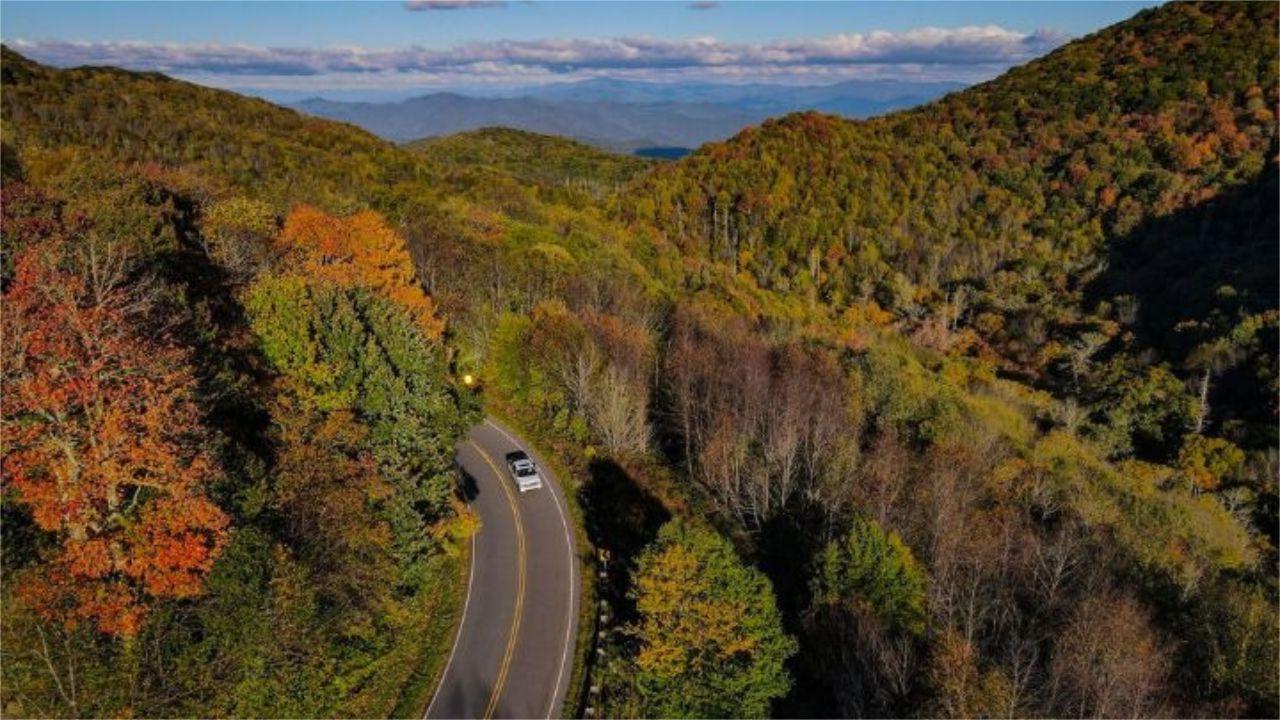 Hidden-Mountain-Passes-Of-Tennessee8217s-Dragon8217s-Tail hidden-mountain-passes-of-tennessees-dragons-tail