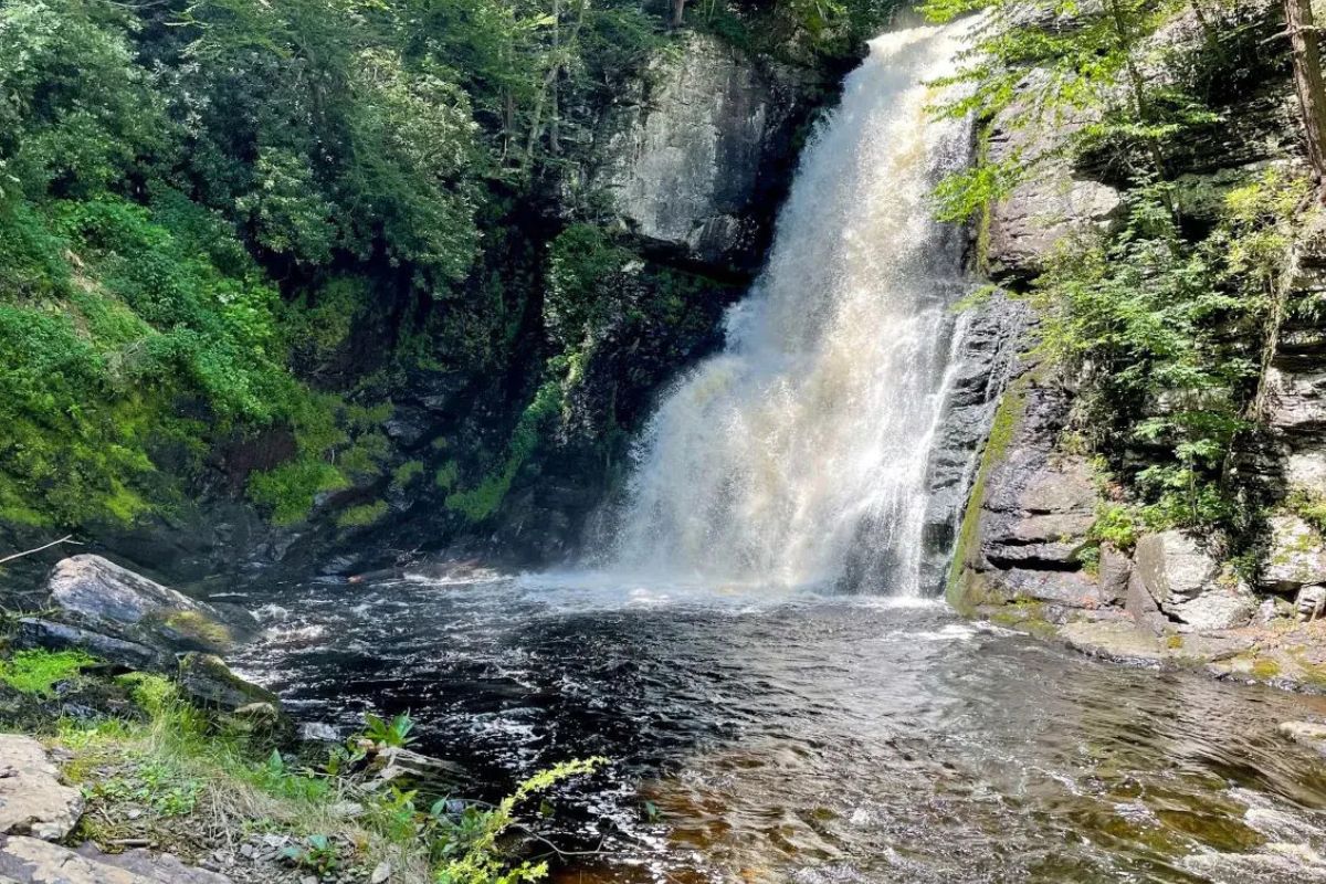 hidden-river-gorges-of-pennsylvanias-bushkill-falls