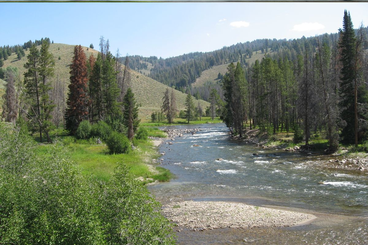 hidden-river-rapids-of-idahos-salmon-river