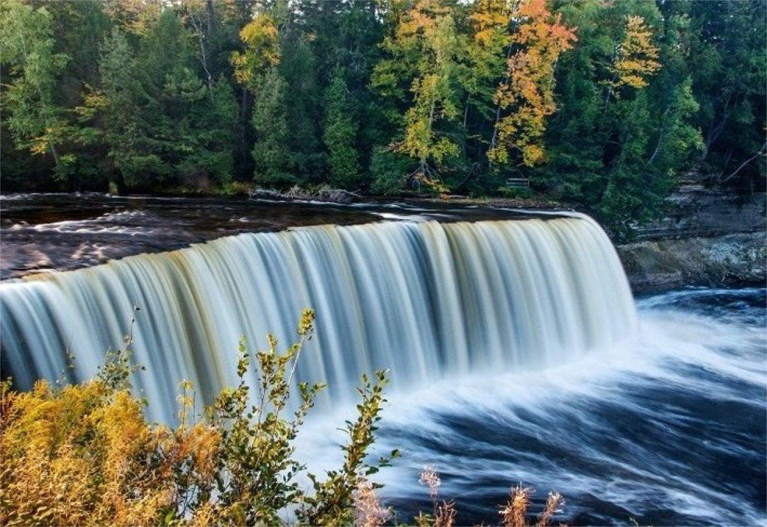 hidden-waterfalls-of-michigans-pictured-rocks