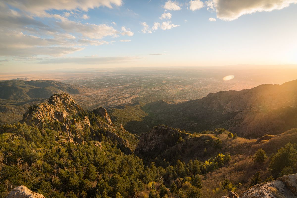 hot-air-balloon-wonders-in-albuquerques-skies