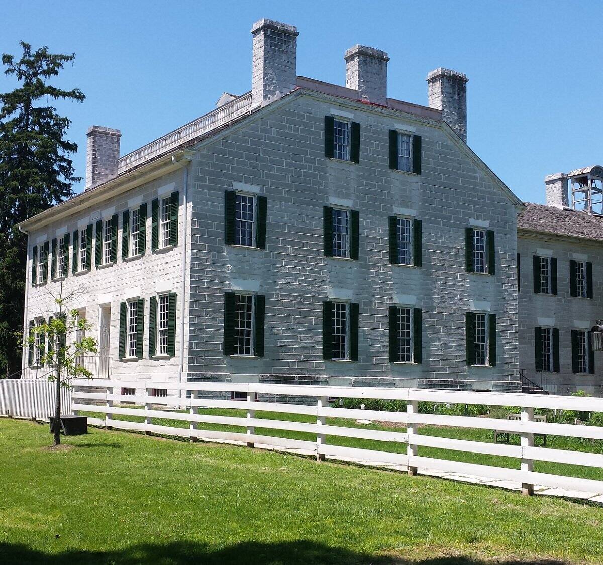 kentuckys-hidden-shaker-buildings-and-farms