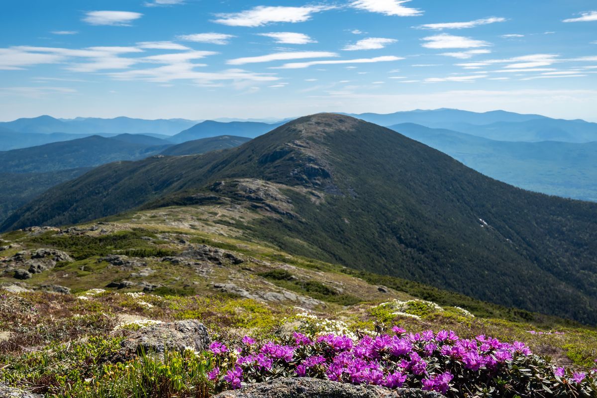 mountain-panoramas-of-new-hampshires-presidential-range-await