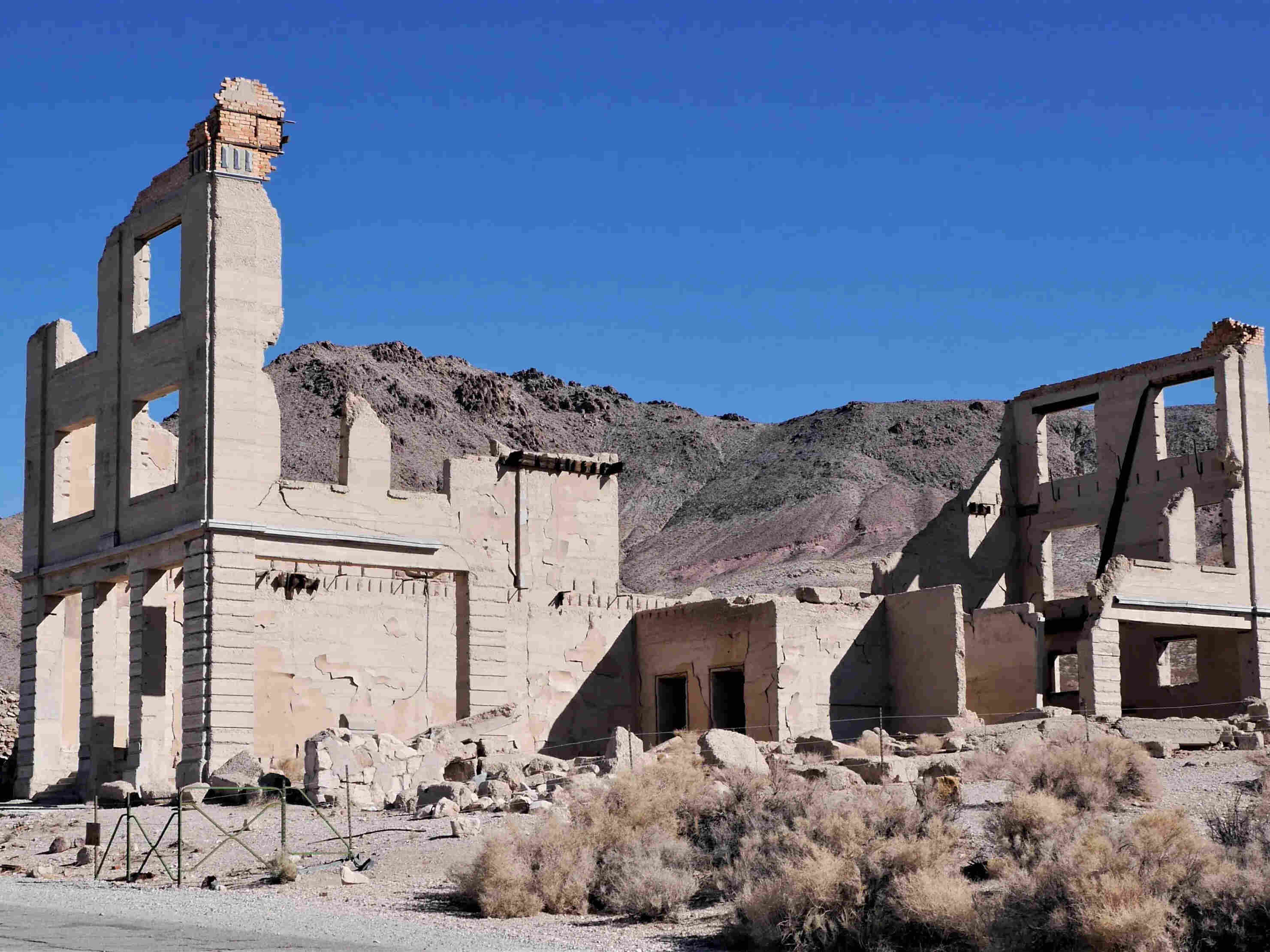 Mysterious-Ghost-Towns-Of-Nevada8217s-Rhyolite mysterious-ghost-towns-of-nevadas-rhyolite