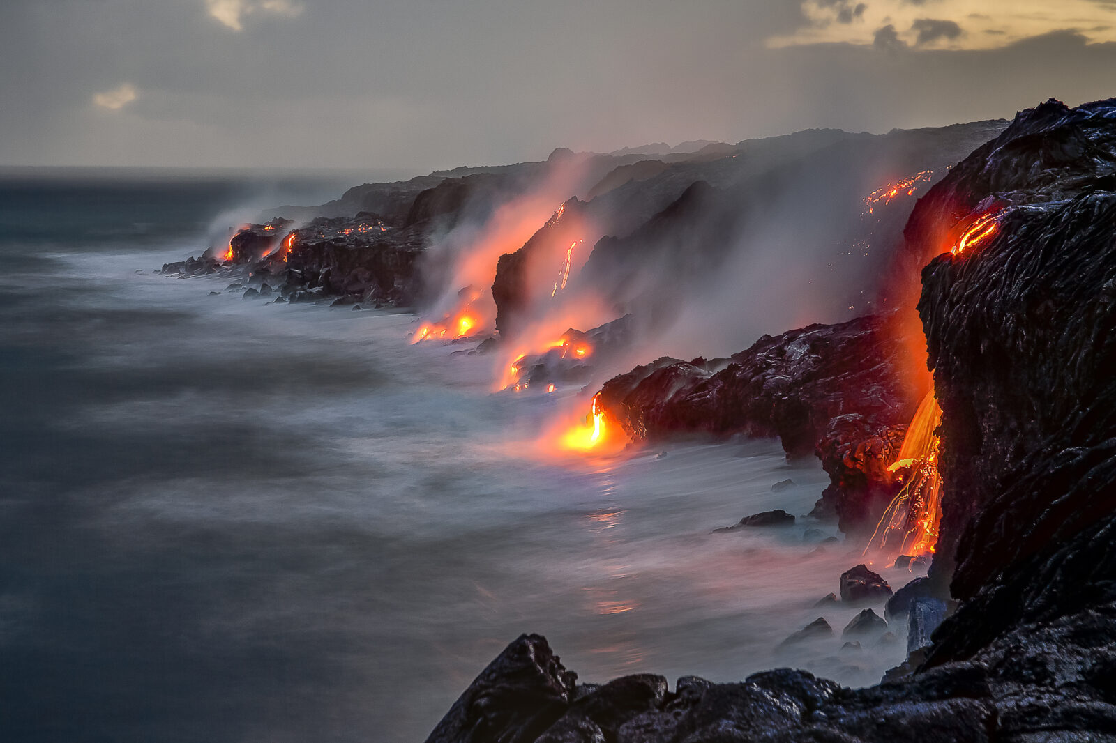 mysterious-volcanic-craters-of-hawaiis-national-park