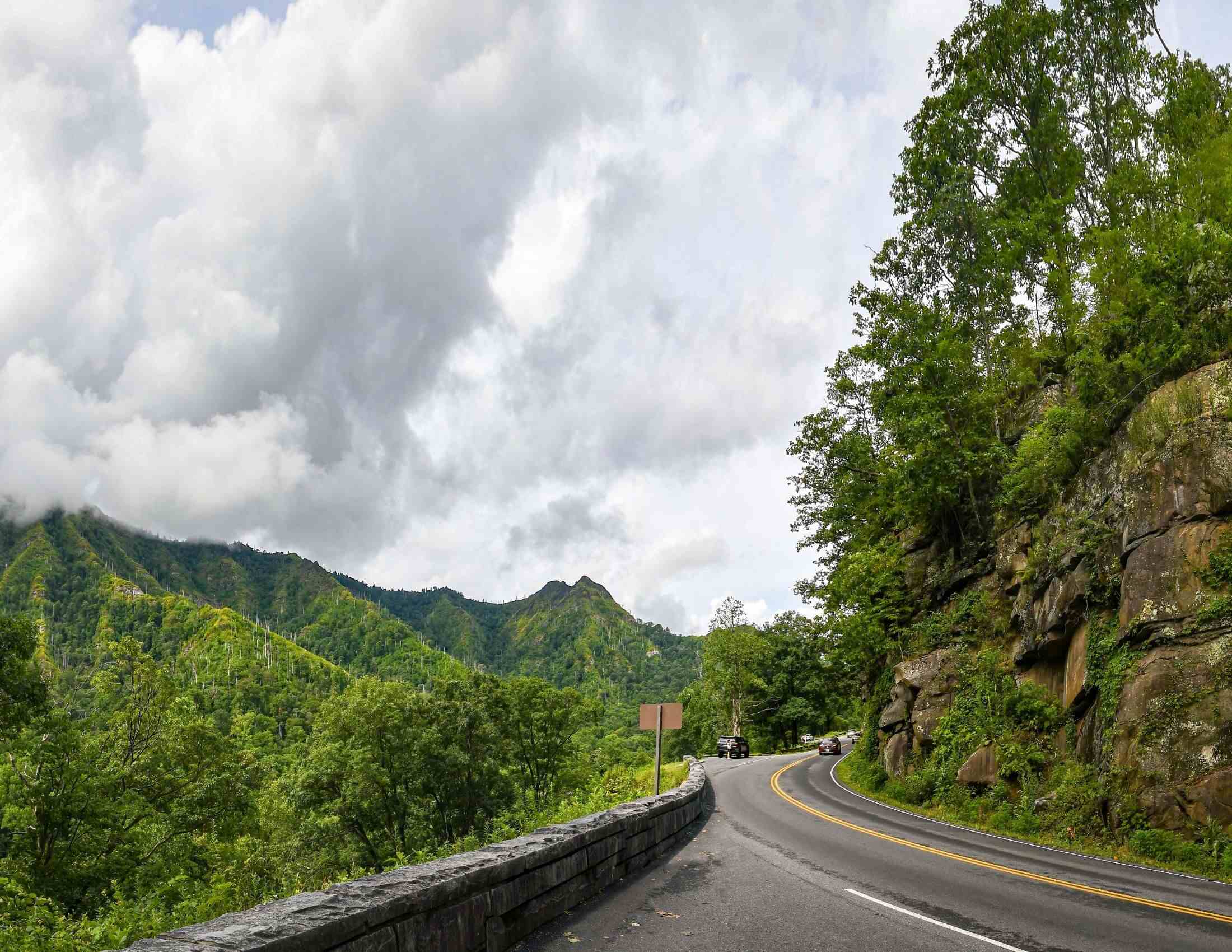 secret-mountain-passes-in-tennessees-newfound-gap