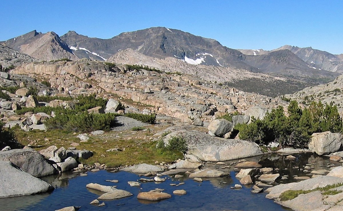 secrets-of-californias-sierra-nevada-emerald-mountain-valleys