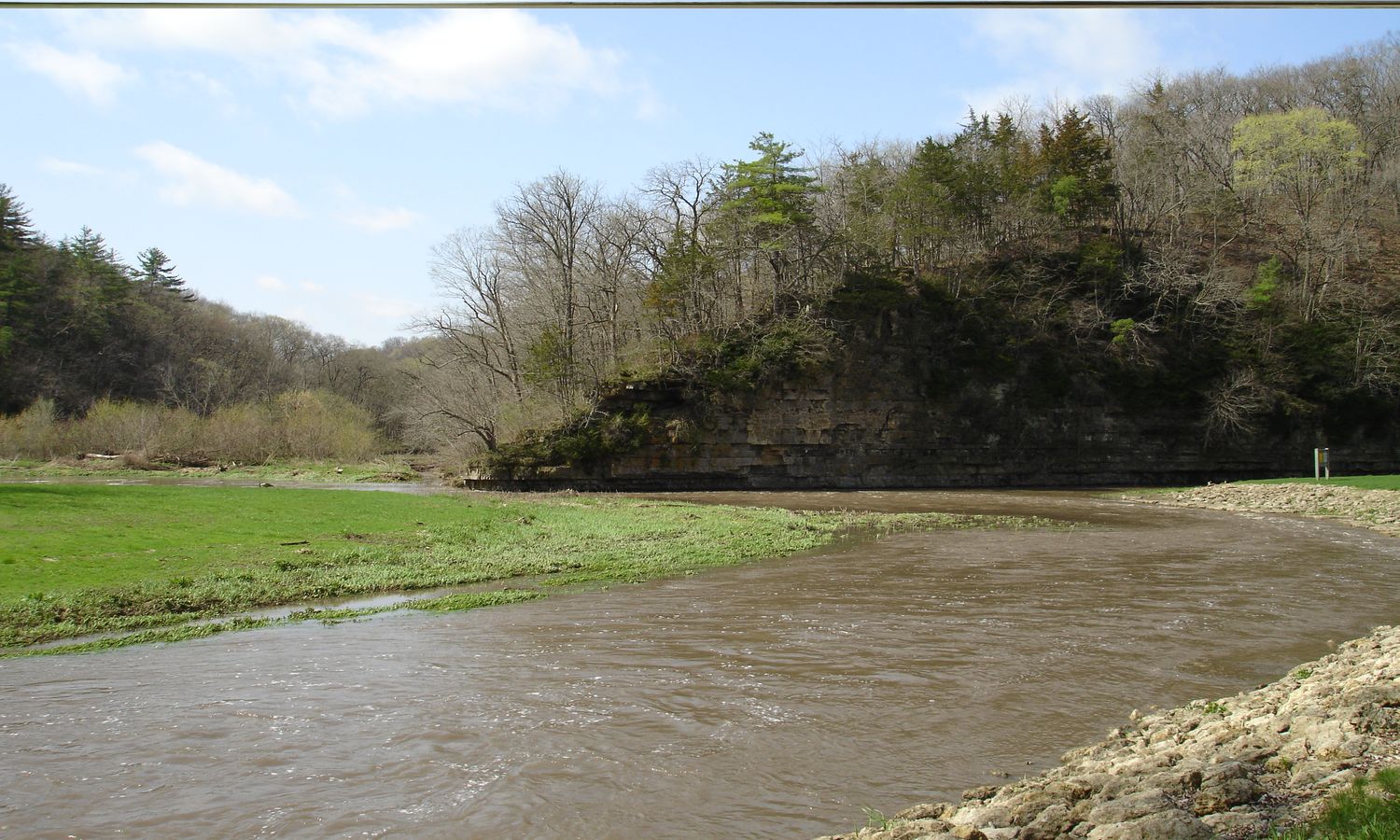 Secrets-Of-Illinois8217s-Apple-River-Canyon-Bluffs secrets-of-illinoiss-apple-river-canyon-bluffs