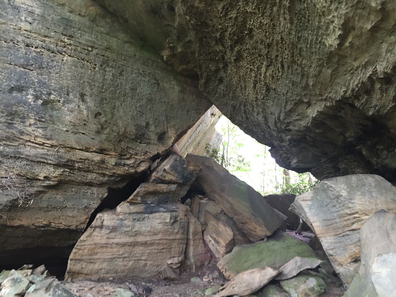 Secrets-Of-Kentucky8217s-Red-Bird-Arch-Rock-Shelters secrets-of-kentuckys-red-bird-arch-rock-shelters
