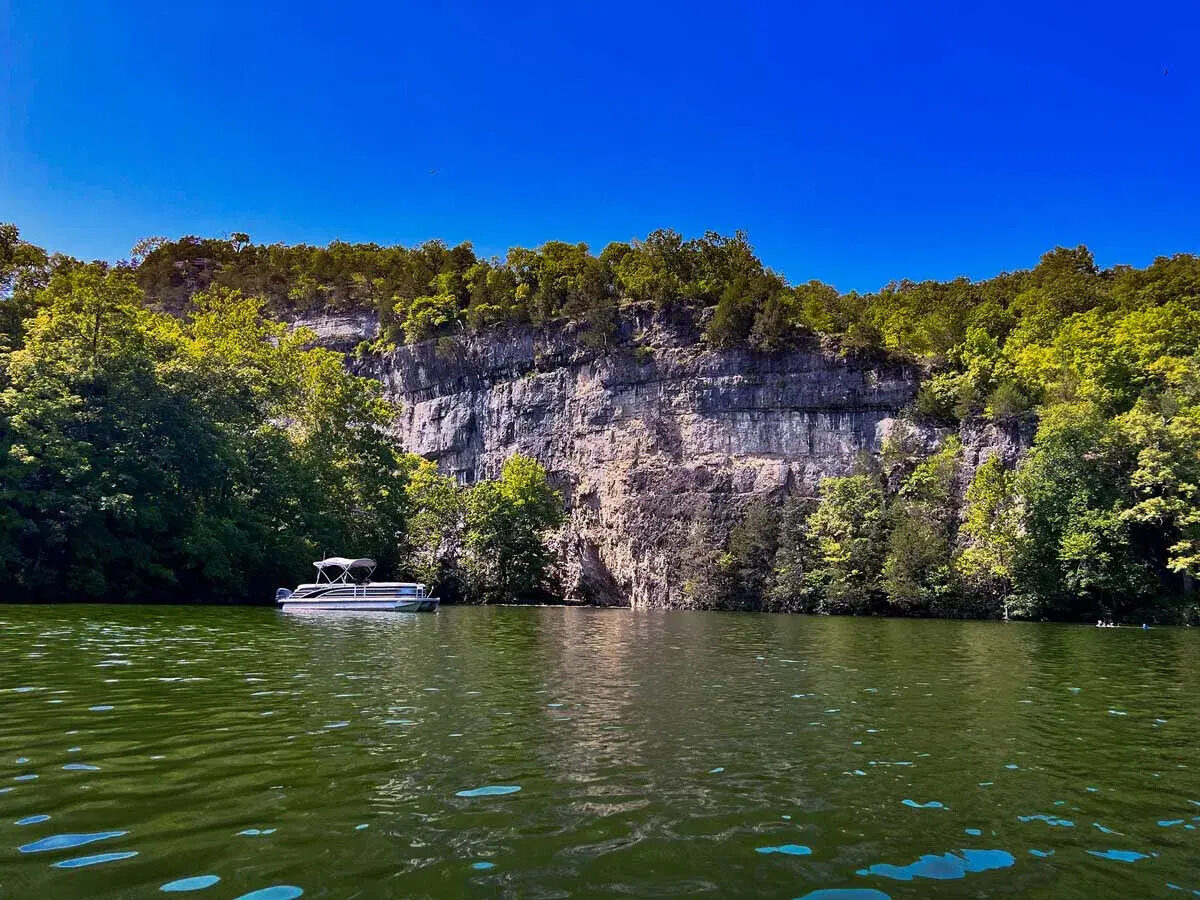 secrets-of-missouris-ozark-river-bluffs