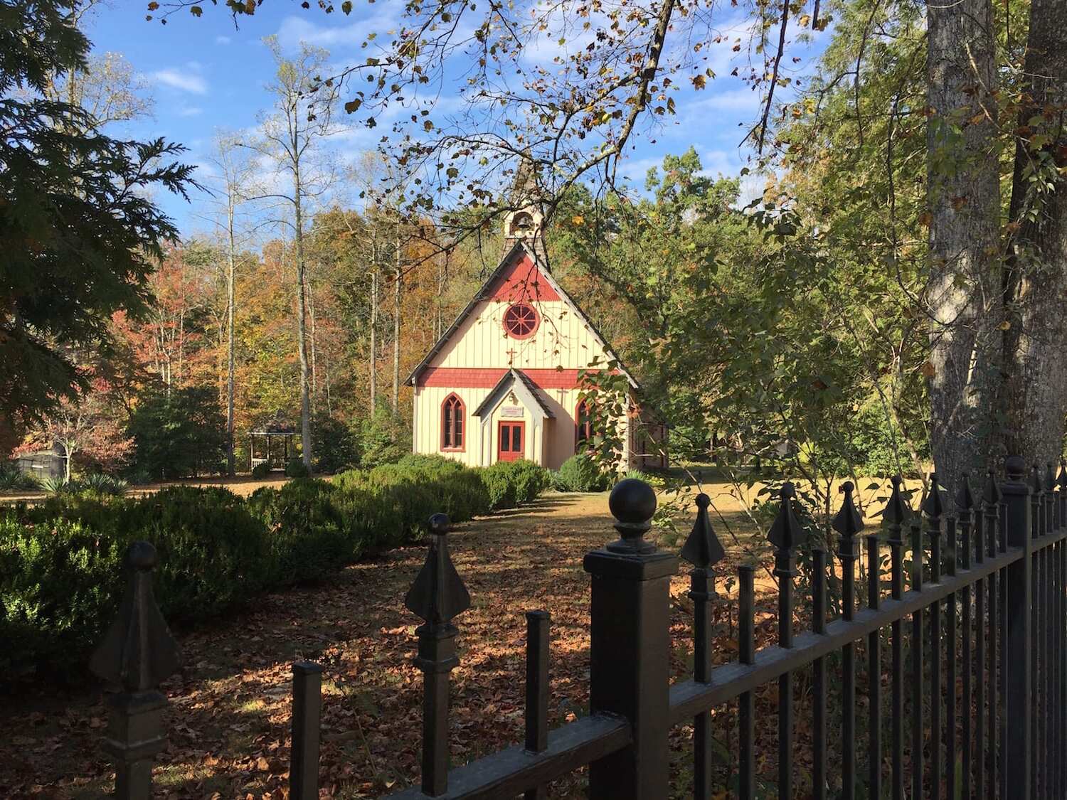 secrets-of-tennessees-rugby-colony