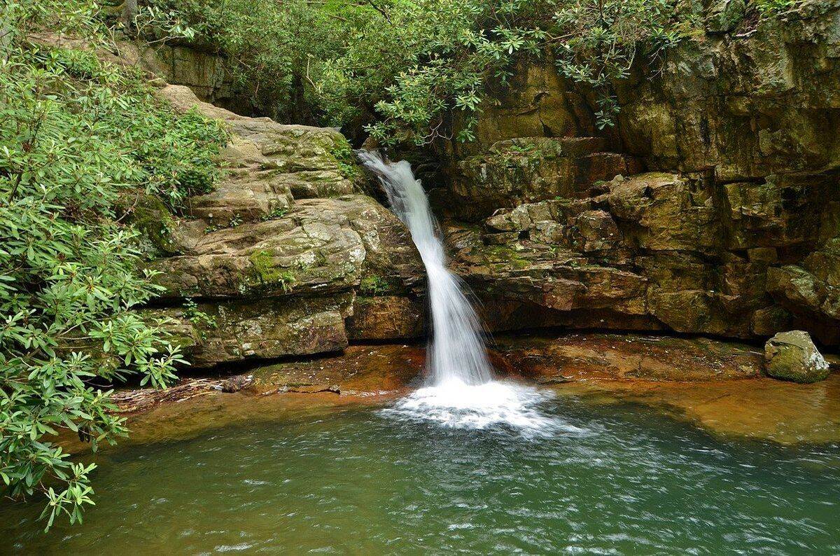 tennessees-hidden-swimming-holes-and-mountain-springs
