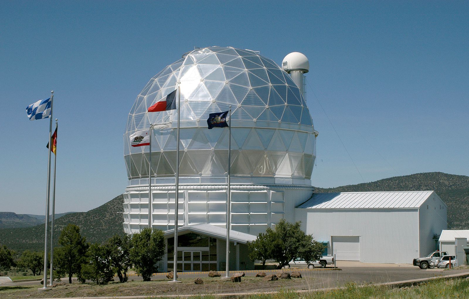 Texas8217s-McDonald-Observatory-And-The-Secrets-Of-Celestial-Desert-Star-Gazing texass-mcdonald-observatory-and-the-secrets-of-celestial-desert-star-gazing