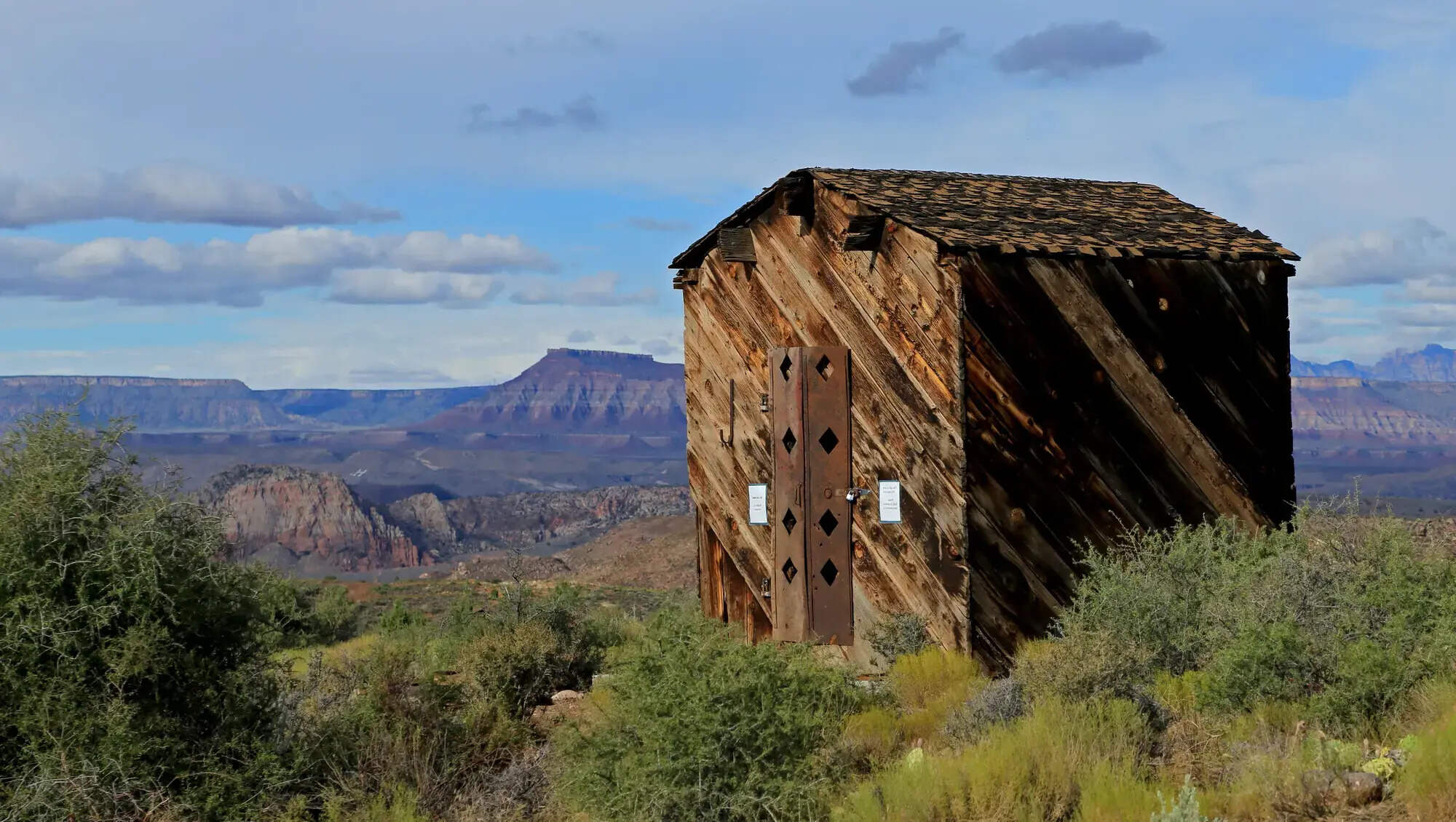 Ghost-Towns-Of-Utah8217s-Silver-Reef-And-Their-Haunting-Secrets ghost-towns-of-utahs-silver-reef-and-their-haunting-secrets