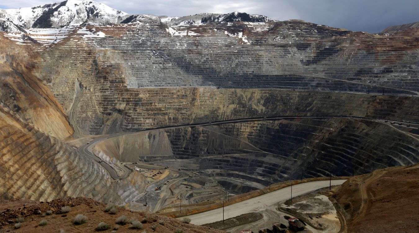 hidden-gems-of-bingham-canyon-copper-mine-overlook