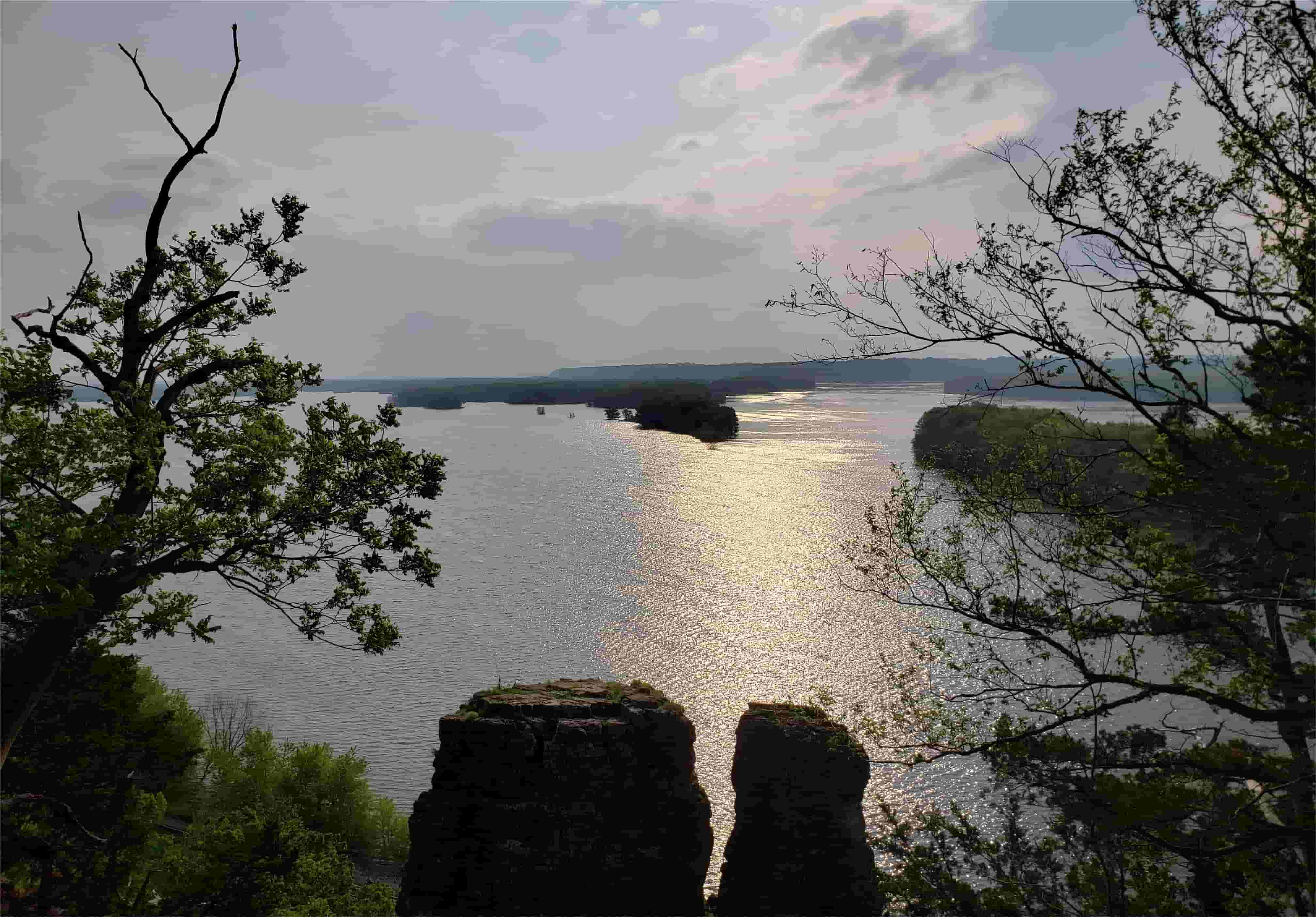 hidden-gems-of-illinoiss-mississippi-palisades-state-park-indian-head