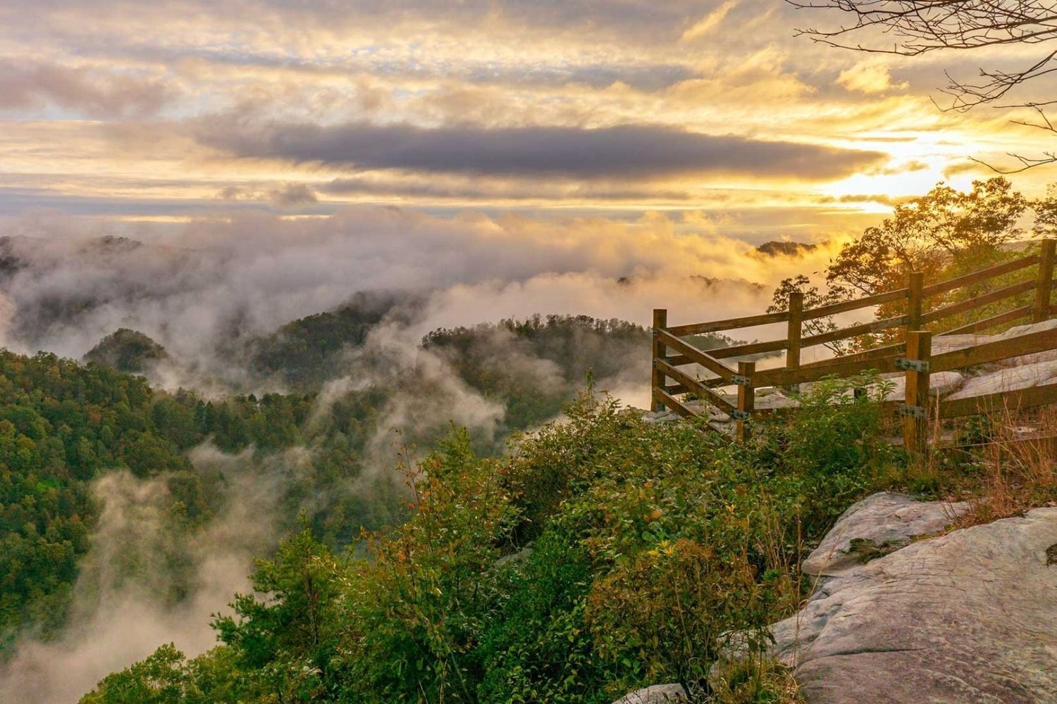 Hidden-Gems-Of-Kentucky8217s-Breaks-Interstate-Park-Overlooks hidden-gems-of-kentuckys-breaks-interstate-park-overlooks