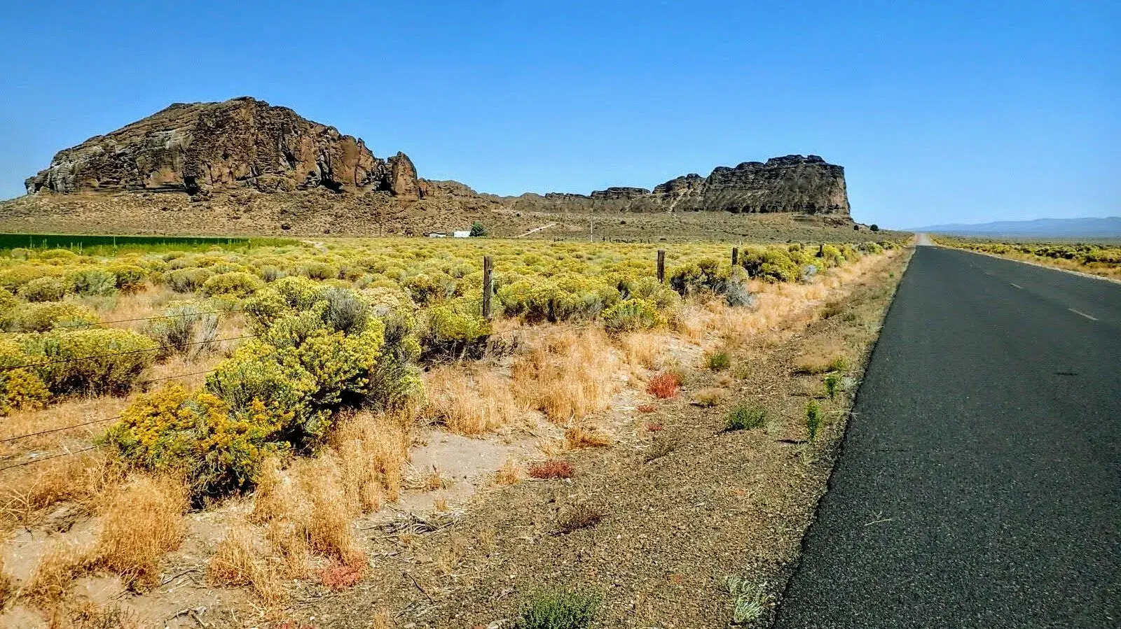 hidden-gems-of-oregons-fort-rock-state-natural-area