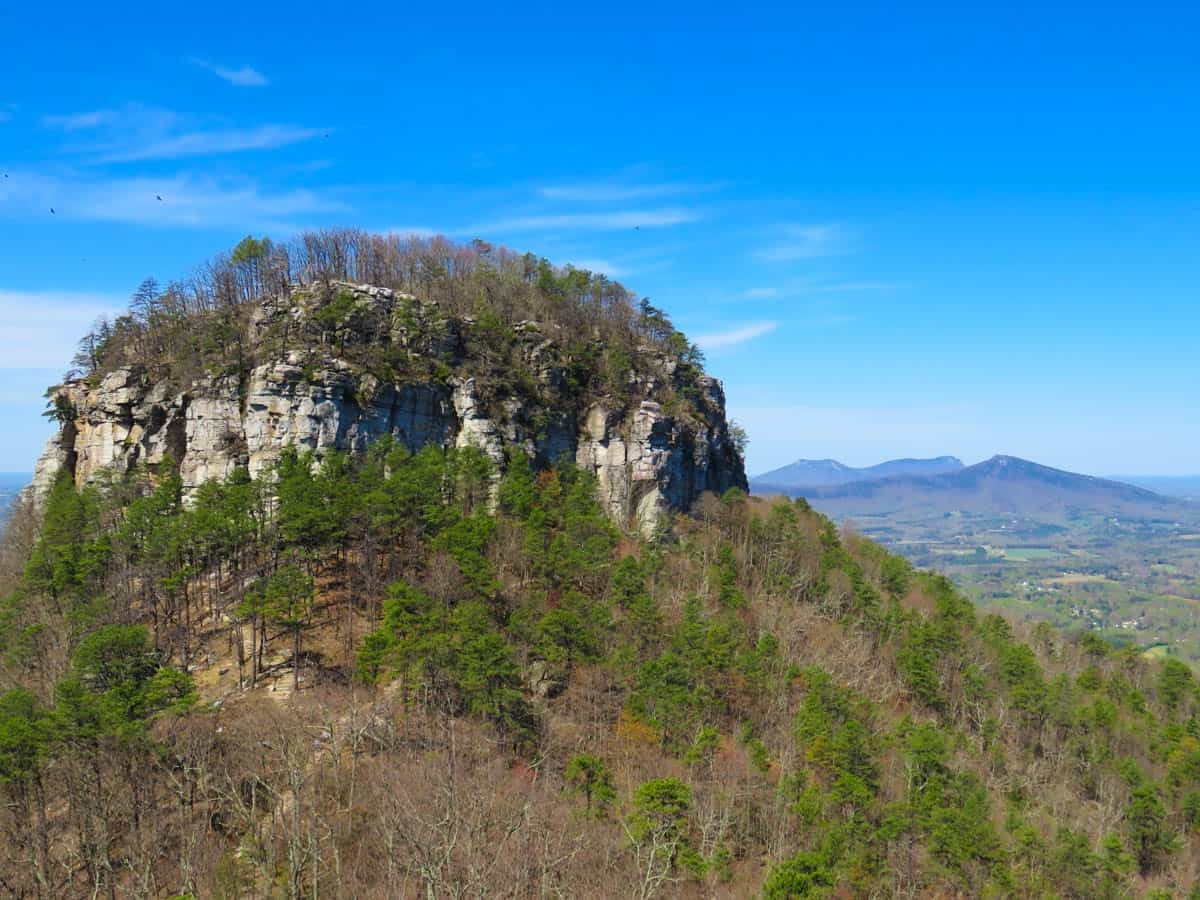 hidden-gems-of-pilot-mountain-pinnacle-in-north-carolina