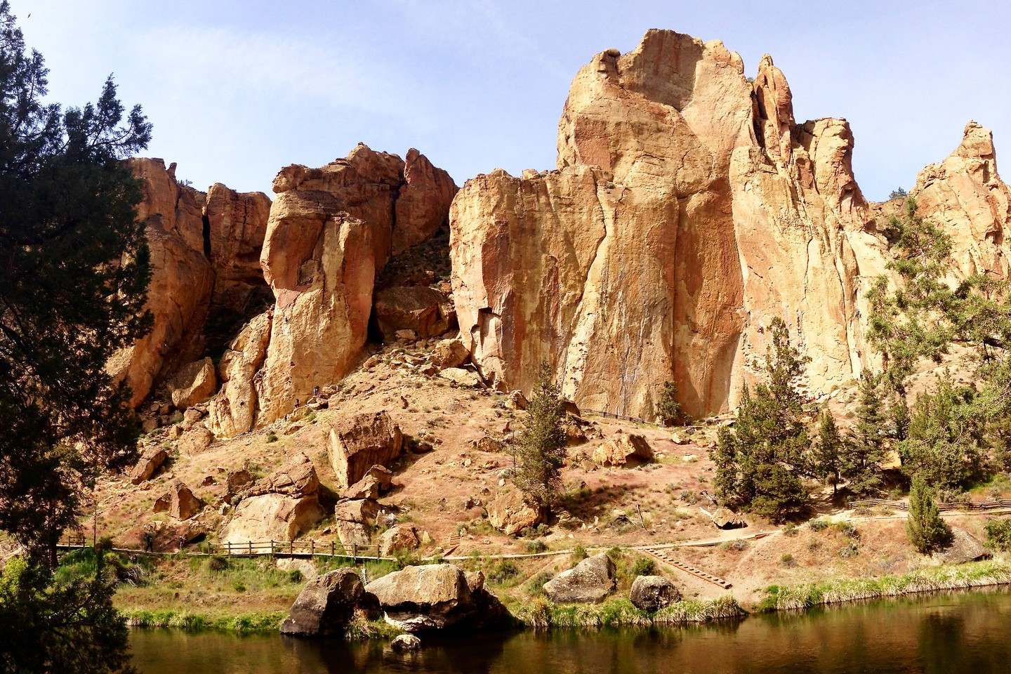 hidden-gems-of-smith-rock-climbing-routes-in-oregon