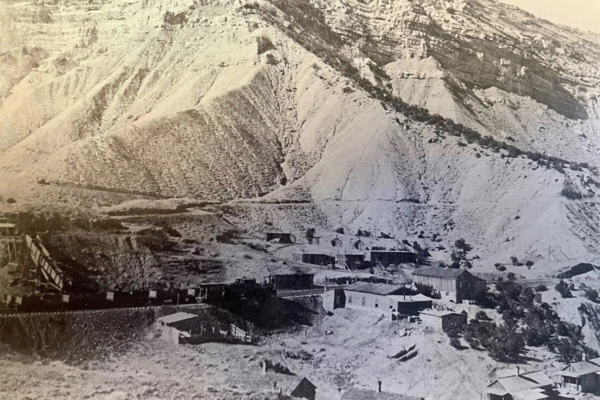 Hidden-Ghost-Towns-In-Colorado8217s-Mining-Country hidden-ghost-towns-in-colorados-mining-country