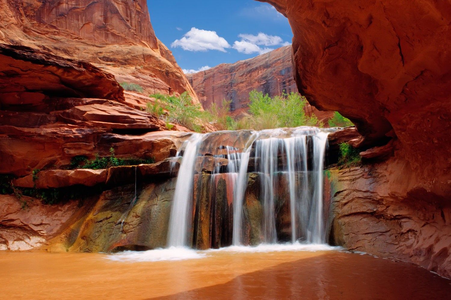 hidden-slot-canyons-in-utahs-grand-staircase