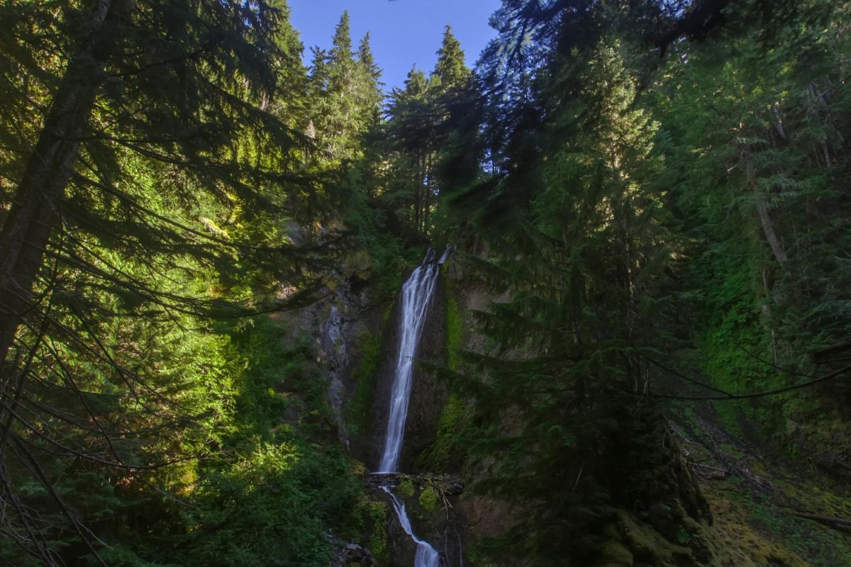 Hidden-Trails-Of-Oregon8217s-Multnomah-Falls hidden-trails-of-oregons-multnomah-falls