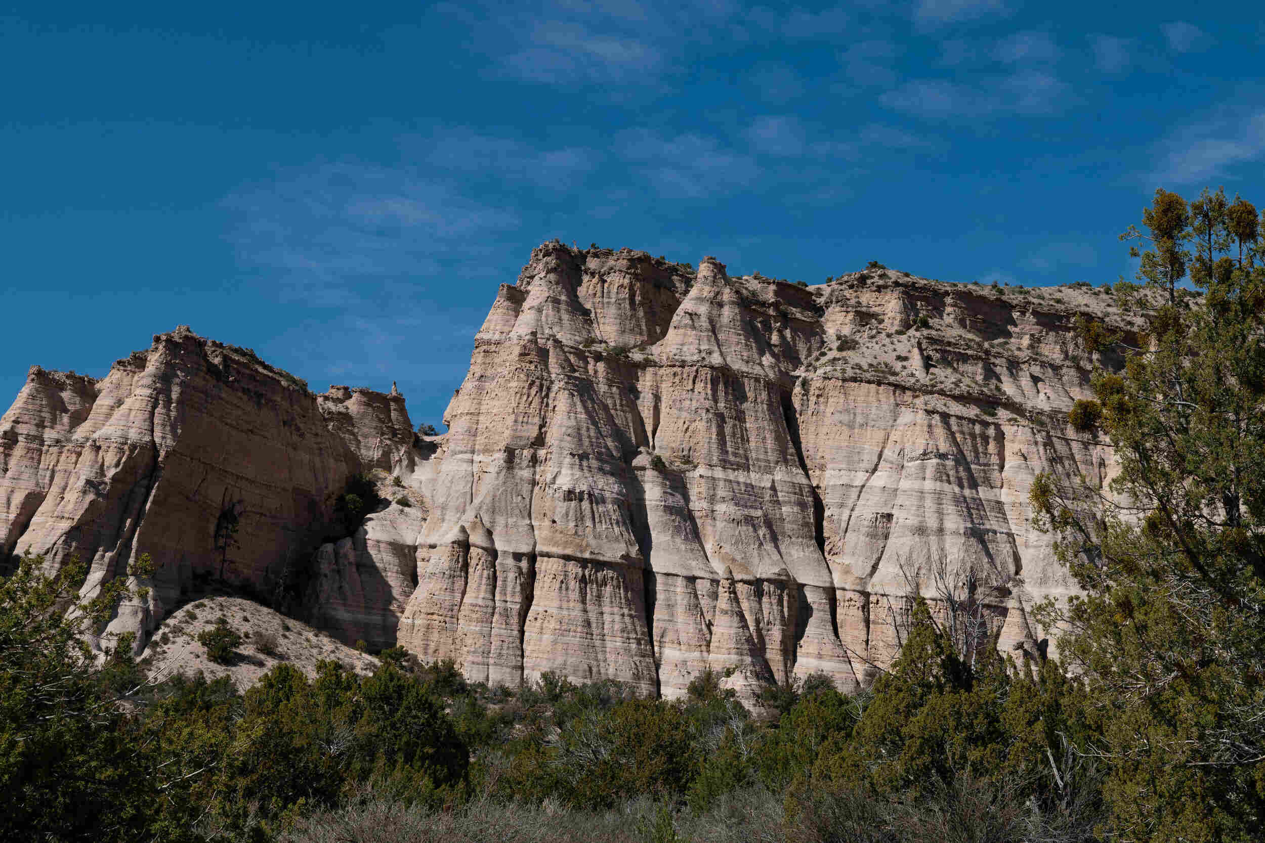 hidden-wonders-of-new-mexicos-kasha-katuwe-tent-rocks-slot-canyon