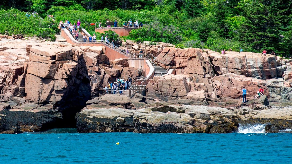 Maine8217s-Thunder-Hole-And-Its-Thundering-Coastal-Blowholes maines-thunder-hole-and-its-thundering-coastal-blowholes