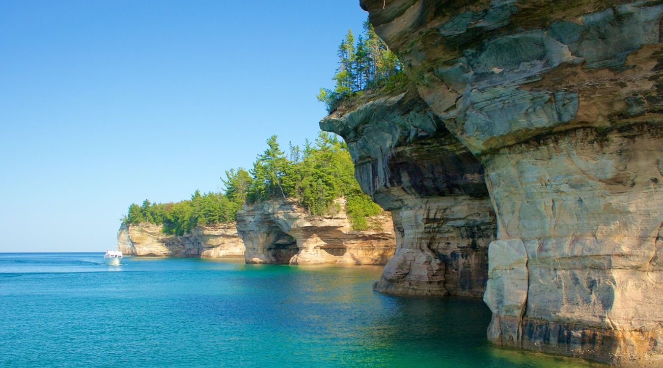 michigans-pictured-rocks-miners-beach-sea-caves-revealed