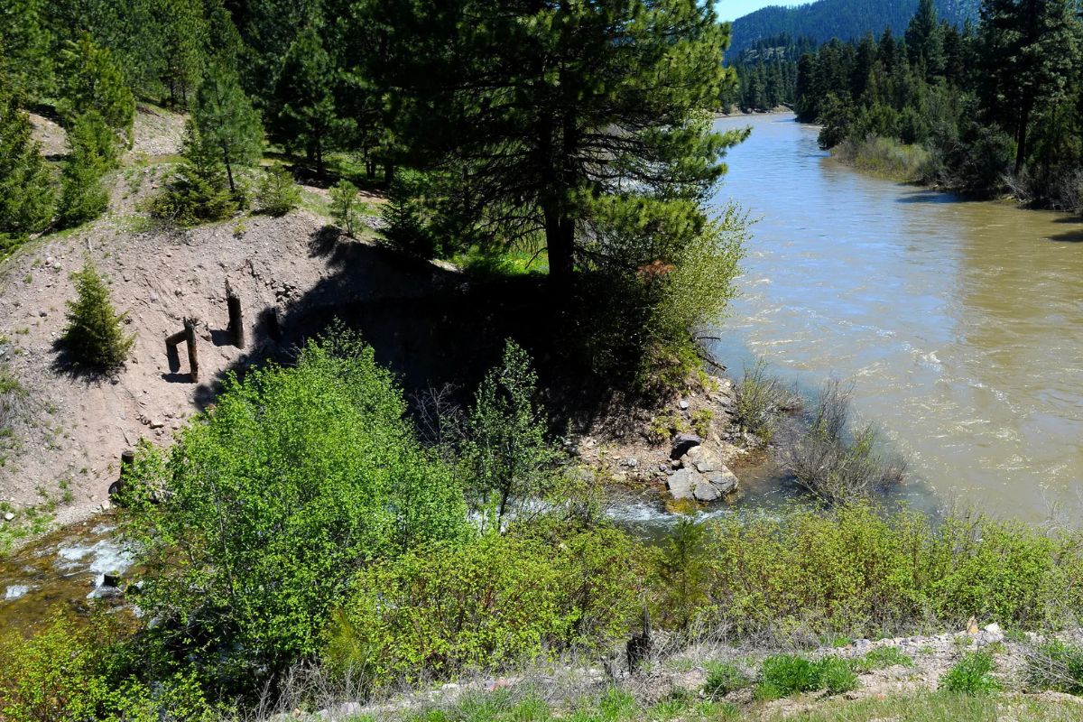 montanas-blackfoot-river-flyfishing-pools-revealed