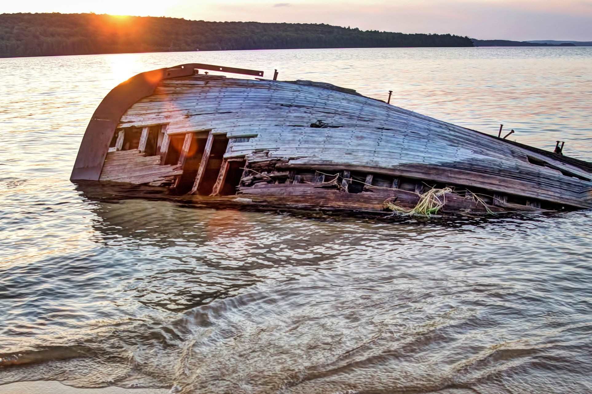 mysteries-of-lake-superiors-shipwreck-coast