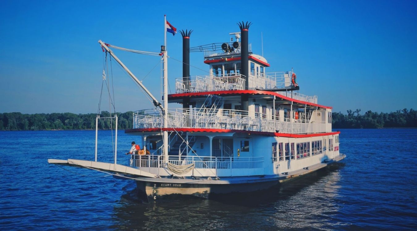 Mysterious-Haunted-River-Steamboat-Landings-In-Hannibal-Missouri mysterious-haunted-river-steamboat-landings-in-hannibal-missouri