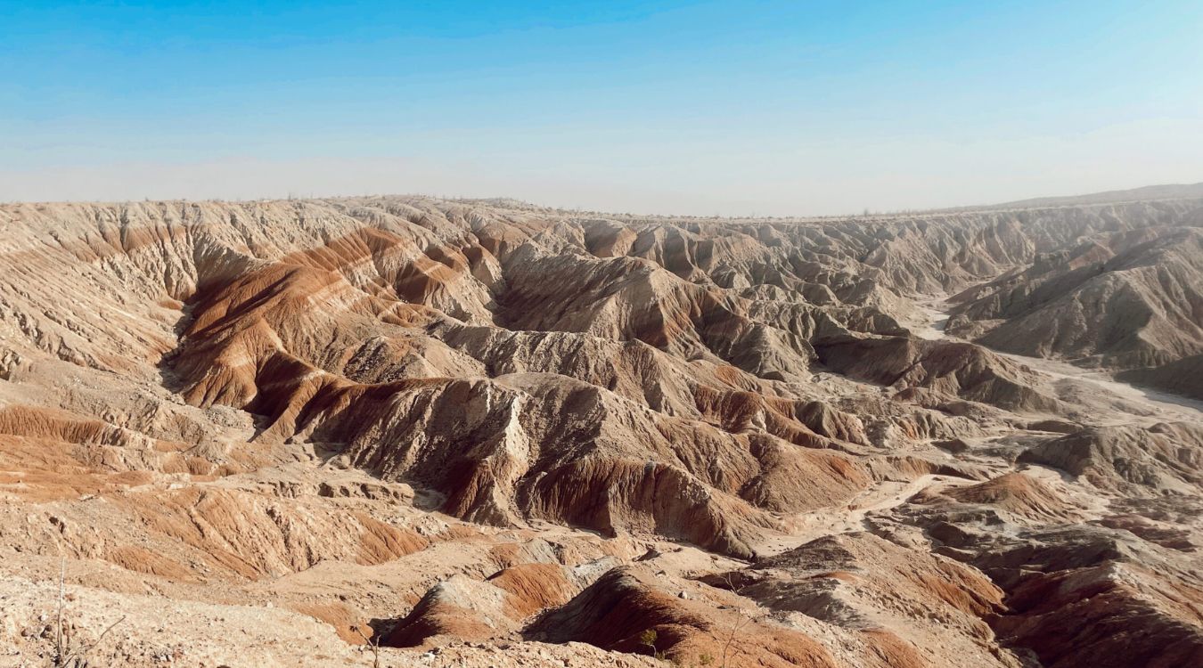 mysterious-jewel-toned-tinajas-of-californias-anza-borrego