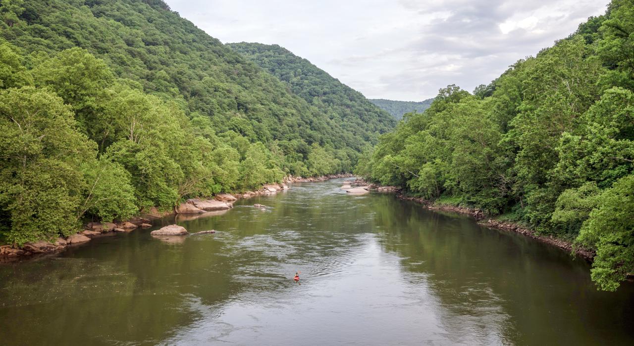 Mysterious-Mountain-Rapids-Of-West-Virginia8217s-New-River mysterious-mountain-rapids-of-west-virginias-new-river