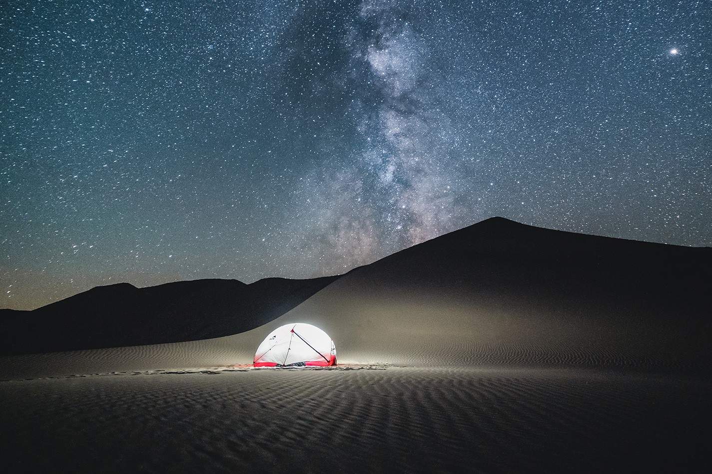 mysterious-reflections-of-californias-death-valley-at-dusk