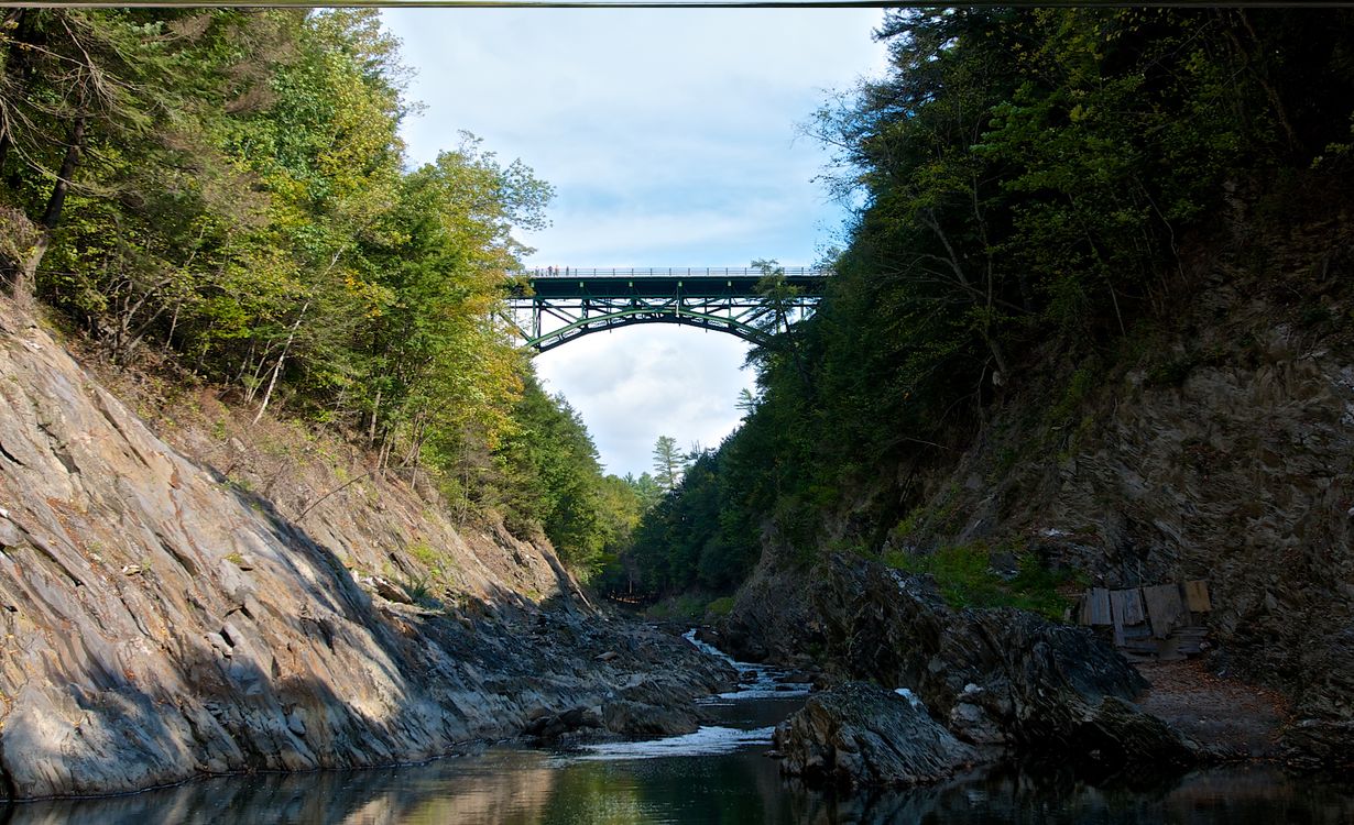 Secret-Granite-Swimming-Holes-In-Vermont8217s-Quechee-Gorge secret-granite-swimming-holes-in-vermonts-quechee-gorge