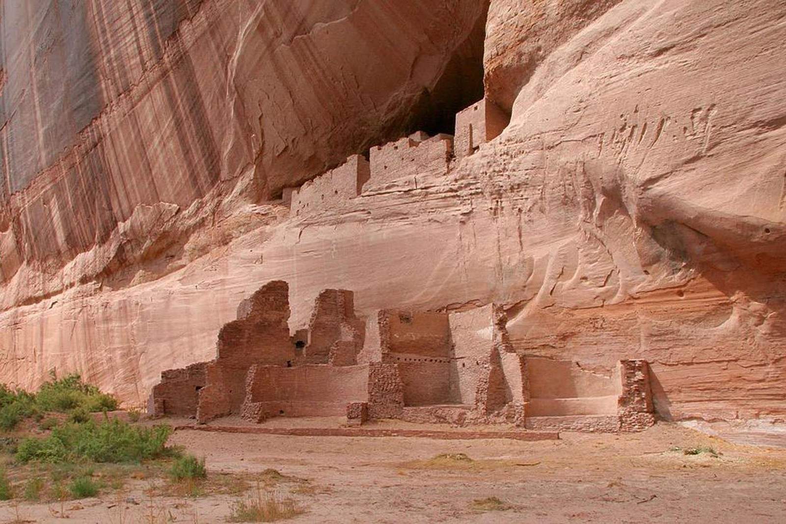 secrets-of-ancient-pueblo-sites-in-canyon-de-chelly