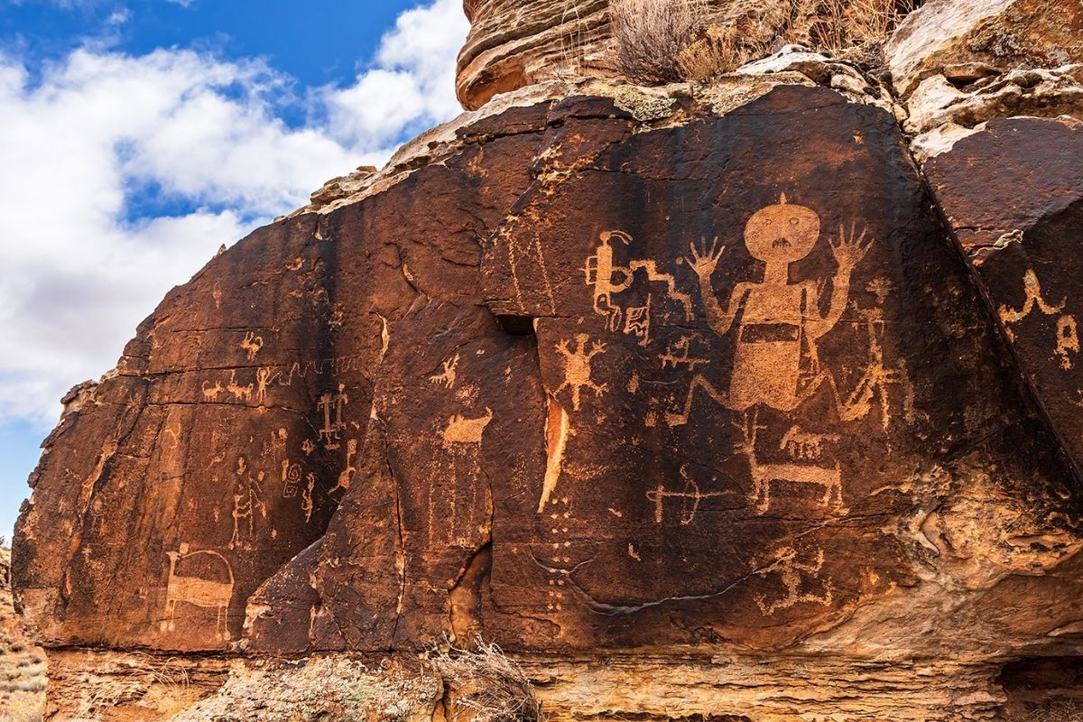 secrets-of-arizonas-little-black-mountain-rock-art