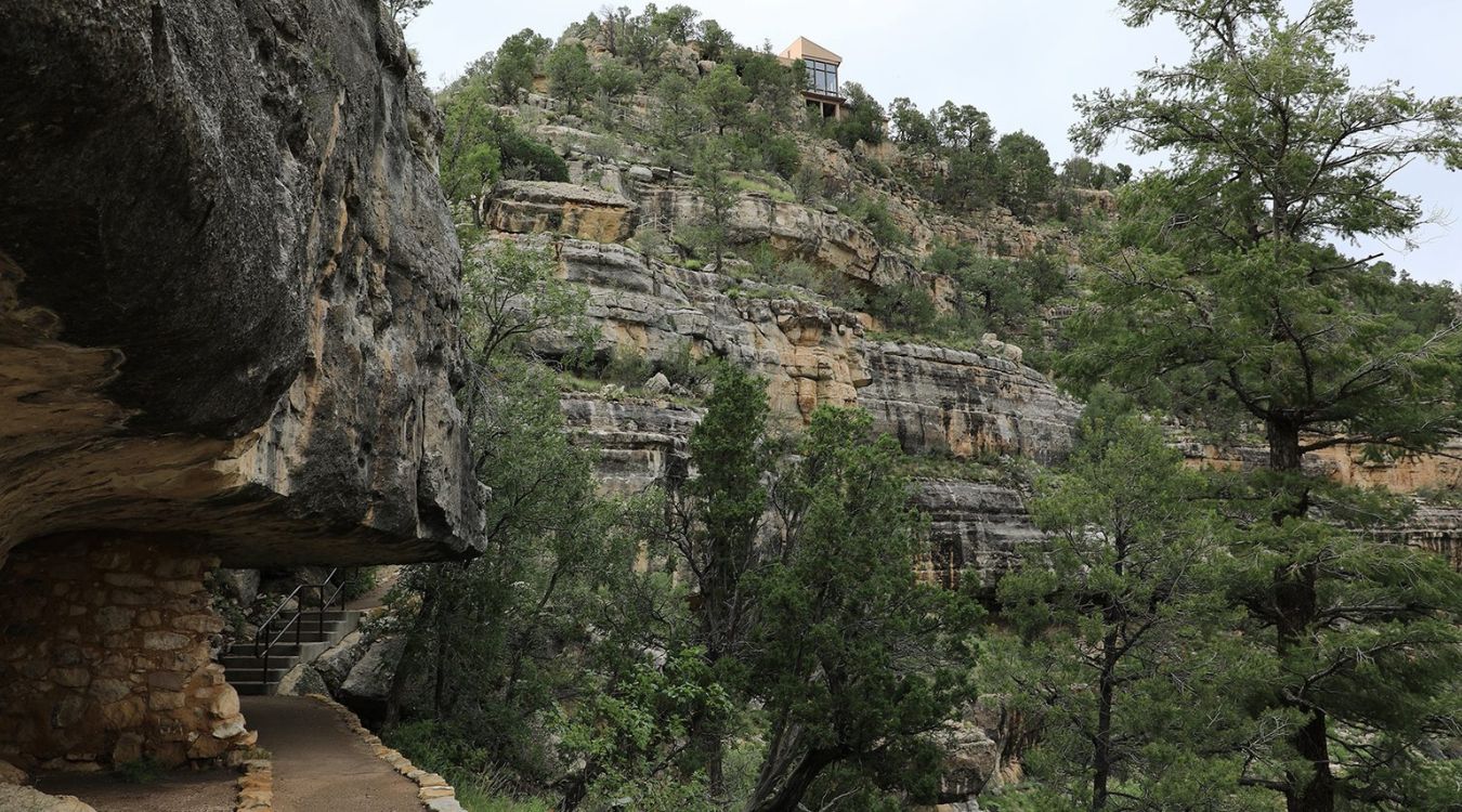 Secrets-Of-Arizona8217s-Walnut-Canyon-Cliff-Houses secrets-of-arizonas-walnut-canyon-cliff-houses